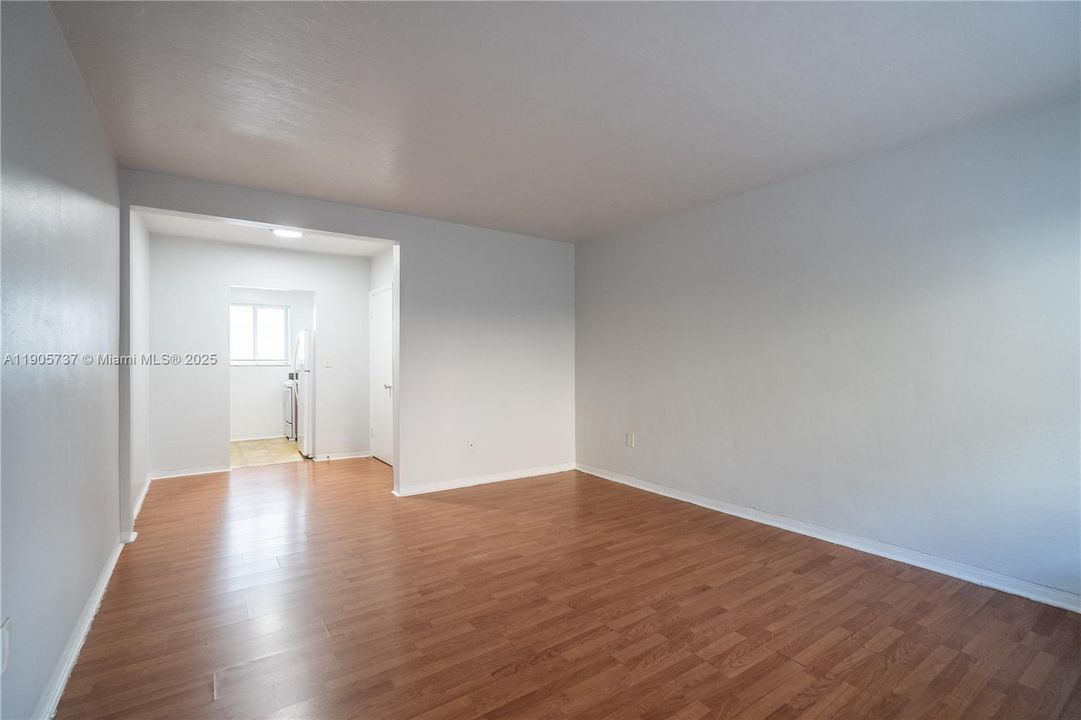 Recently Rented: $1,550 (0 beds, 1 baths, 525 Square Feet)