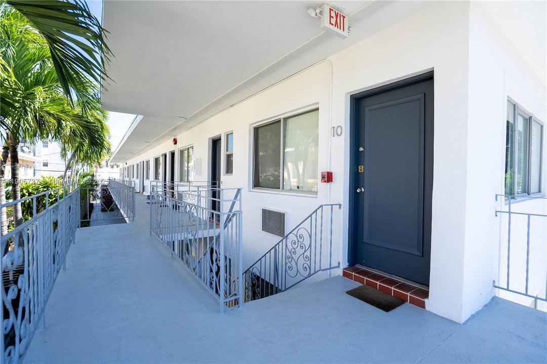 Recently Rented: $1,550 (0 beds, 1 baths, 525 Square Feet)