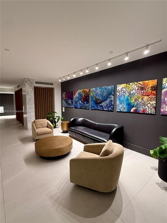 待售: $560,000 (1 贝兹, 1 浴室, 900 平方英尺)