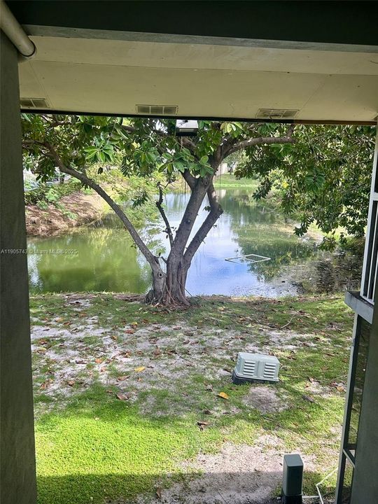 На продажу: $77,000 (1 спален, 1 ванн, 0 Квадратных фут)