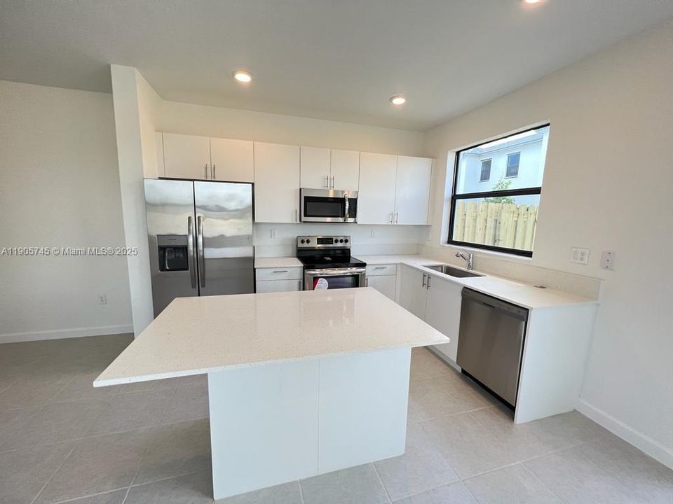 For Rent: $2,300 (3 beds, 3 baths, 1328 Square Feet)