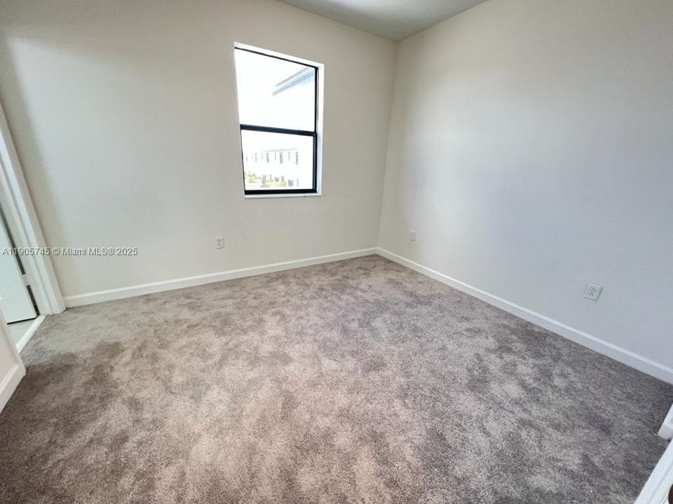 For Rent: $2,300 (3 beds, 3 baths, 1328 Square Feet)
