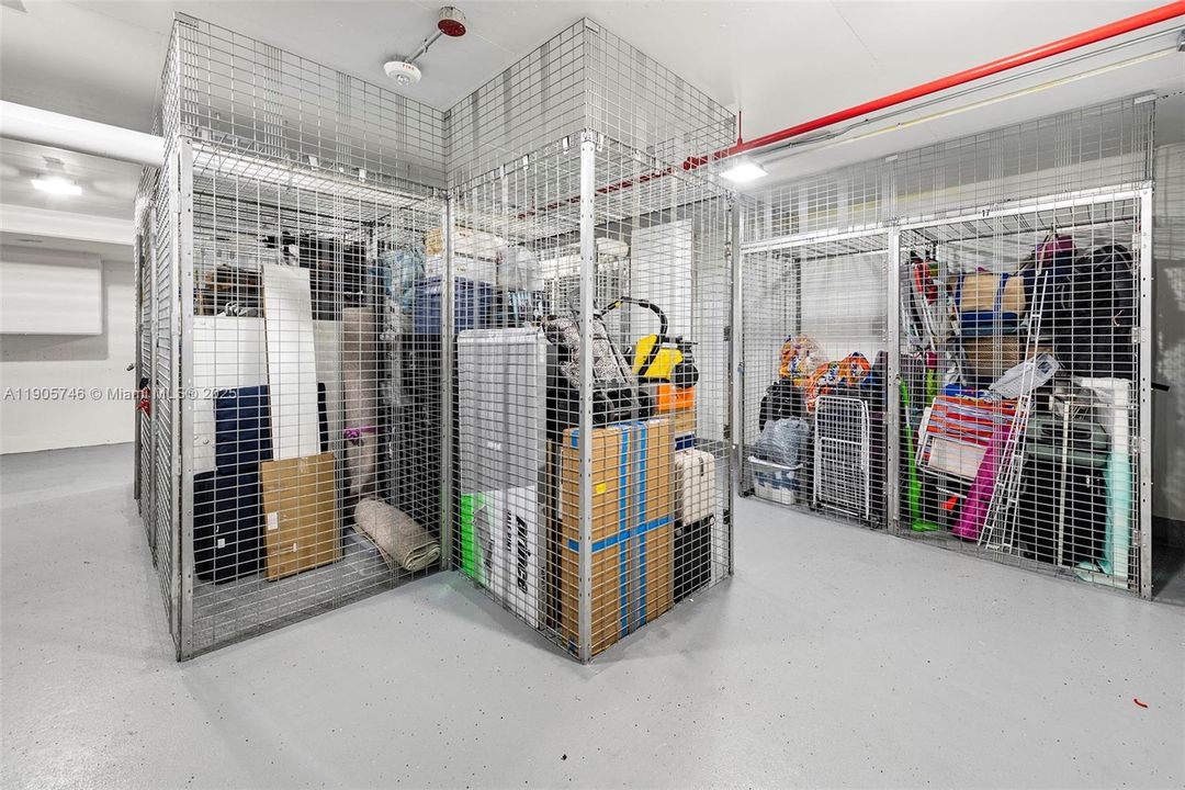 For Rent: $3,950 (2 beds, 2 baths, 962 Square Feet)