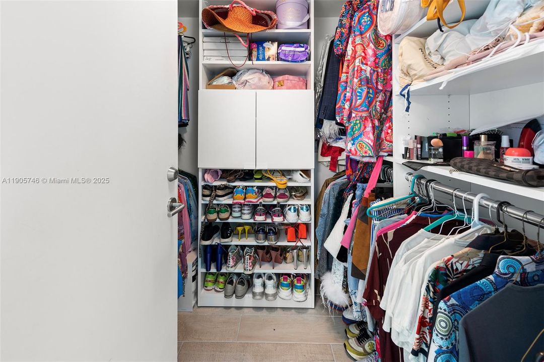 For Rent: $3,950 (2 beds, 2 baths, 962 Square Feet)