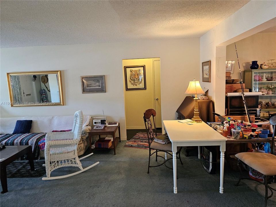For Sale: $299,900 (2 beds, 2 baths, 1428 Square Feet)