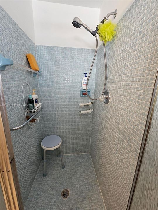 For Sale: $299,900 (2 beds, 2 baths, 1428 Square Feet)