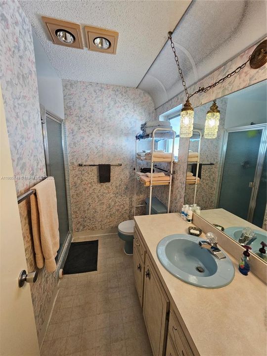 For Sale: $299,900 (2 beds, 2 baths, 1428 Square Feet)