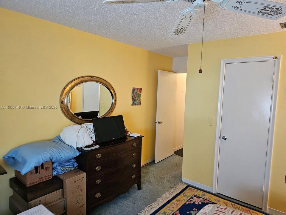 For Sale: $299,900 (2 beds, 2 baths, 1428 Square Feet)