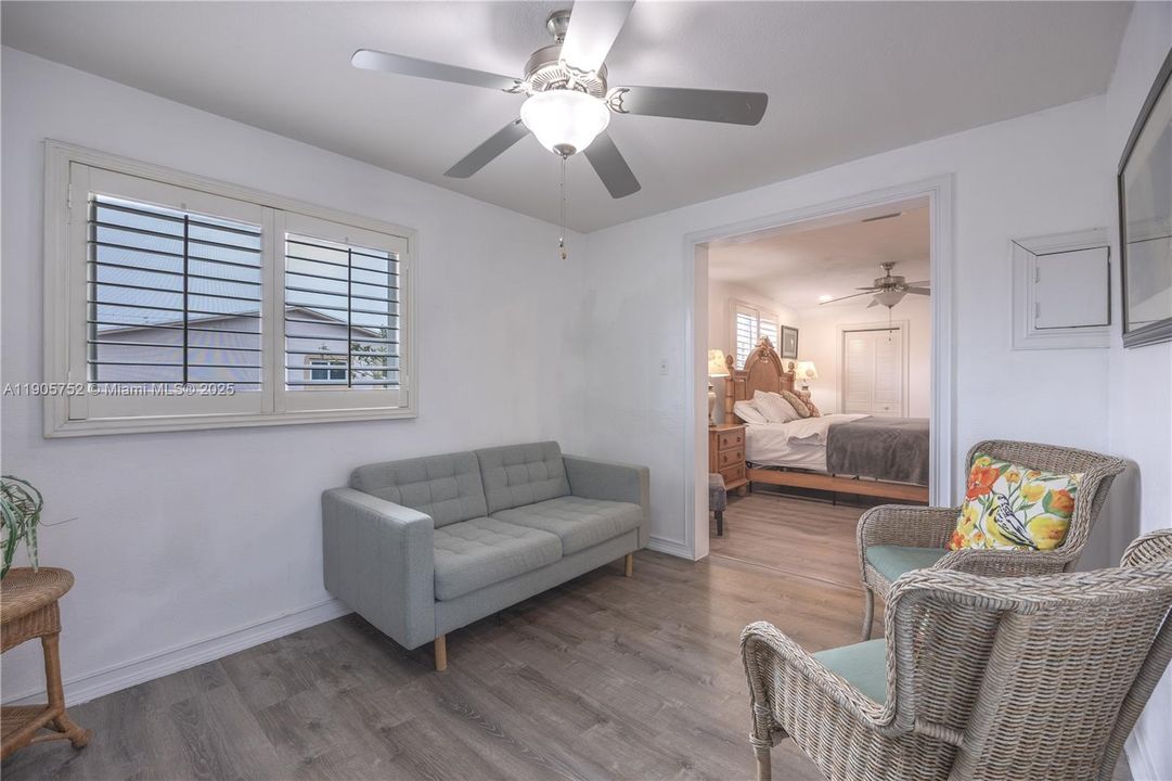 For Sale: $944,900 (5 beds, 3 baths, 2637 Square Feet)