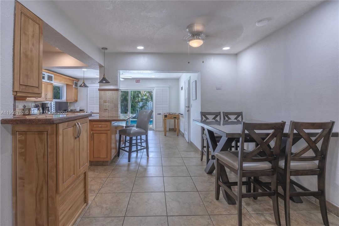 For Sale: $944,900 (5 beds, 3 baths, 2637 Square Feet)