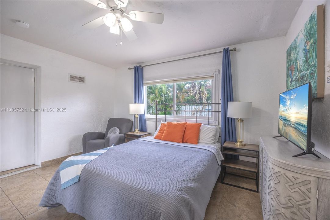 For Sale: $944,900 (5 beds, 3 baths, 2637 Square Feet)