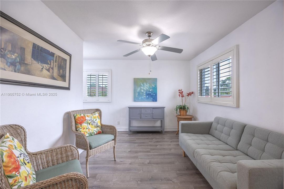 For Sale: $944,900 (5 beds, 3 baths, 2637 Square Feet)