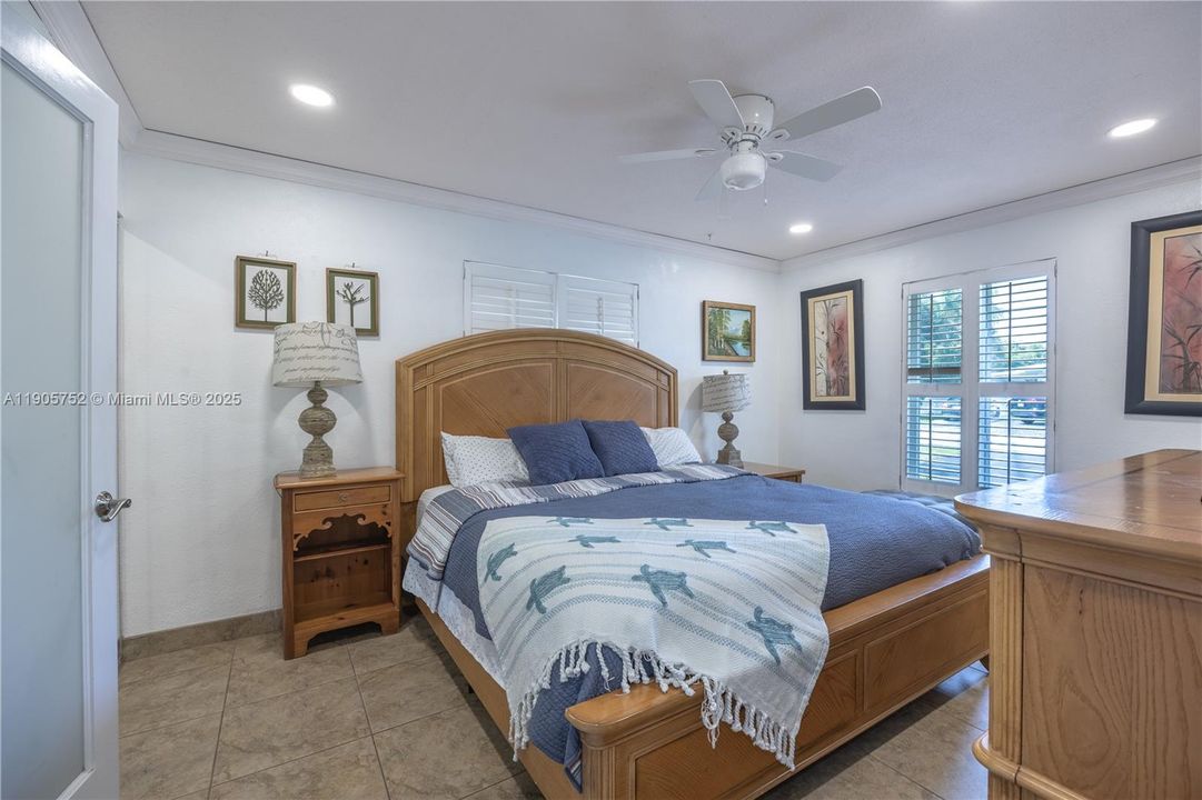 For Sale: $944,900 (5 beds, 3 baths, 2637 Square Feet)