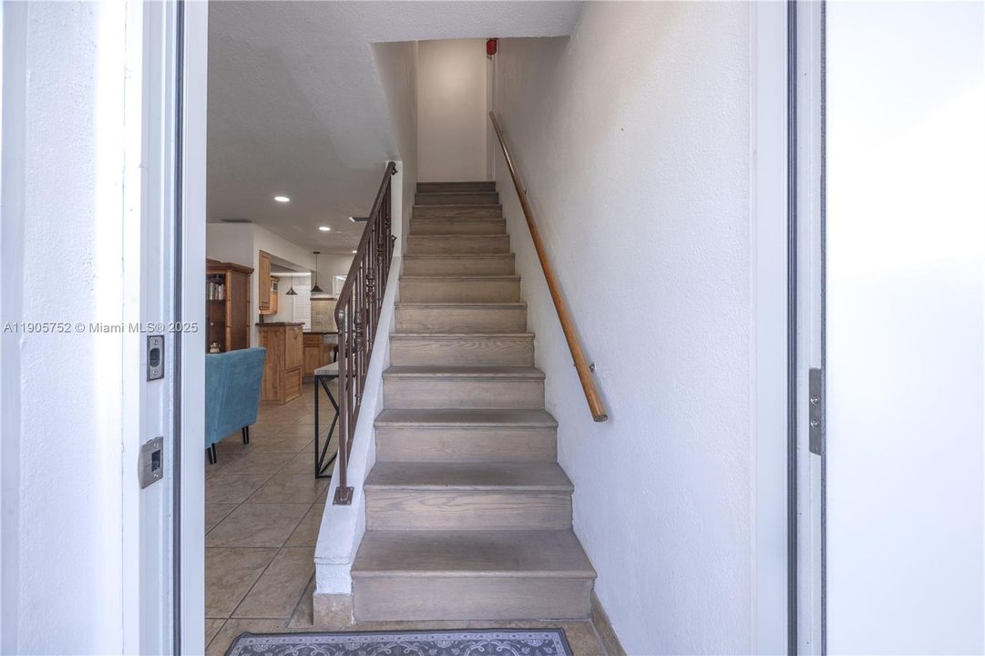 For Sale: $944,900 (5 beds, 3 baths, 2637 Square Feet)