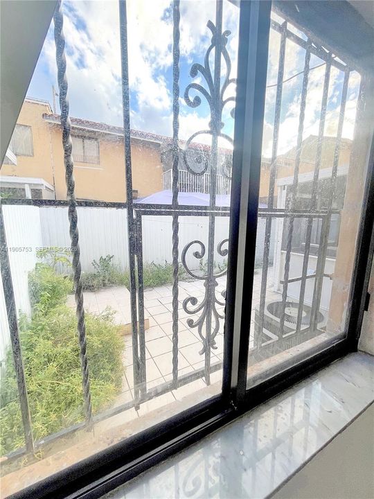 В аренду: $2,500 (2 спален, 2 ванн, 765 Квадратных фут)