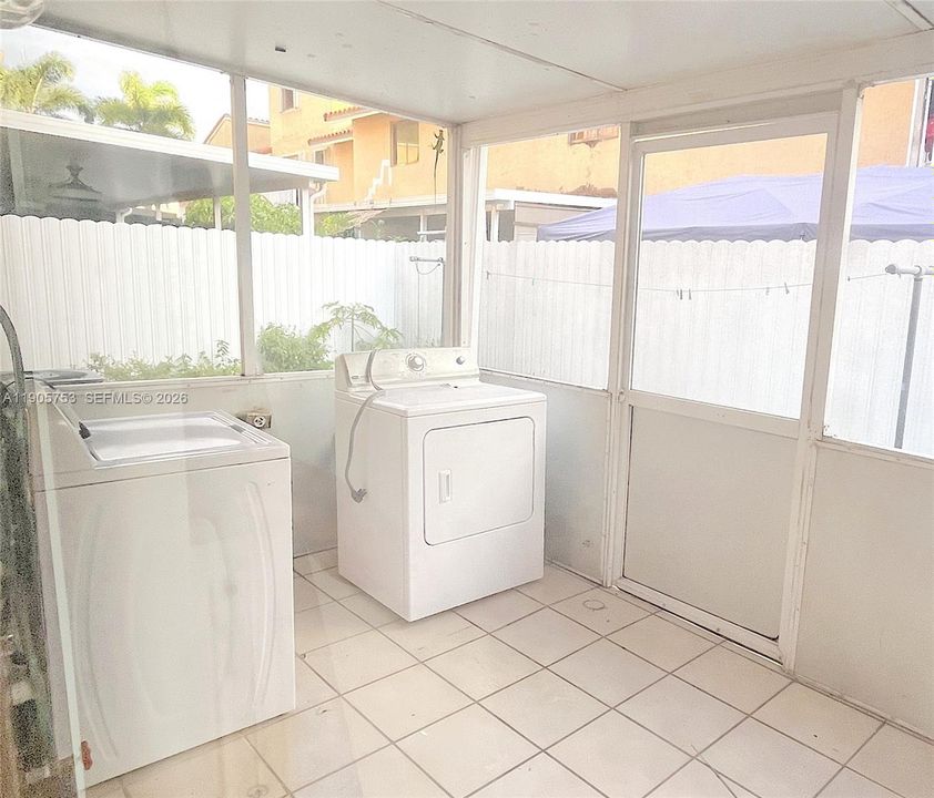 В аренду: $2,500 (2 спален, 2 ванн, 765 Квадратных фут)