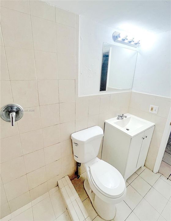 В аренду: $2,500 (2 спален, 2 ванн, 765 Квадратных фут)