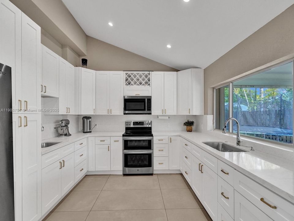 For Rent: $4,500 (4 beds, 2 baths, 2102 Square Feet)