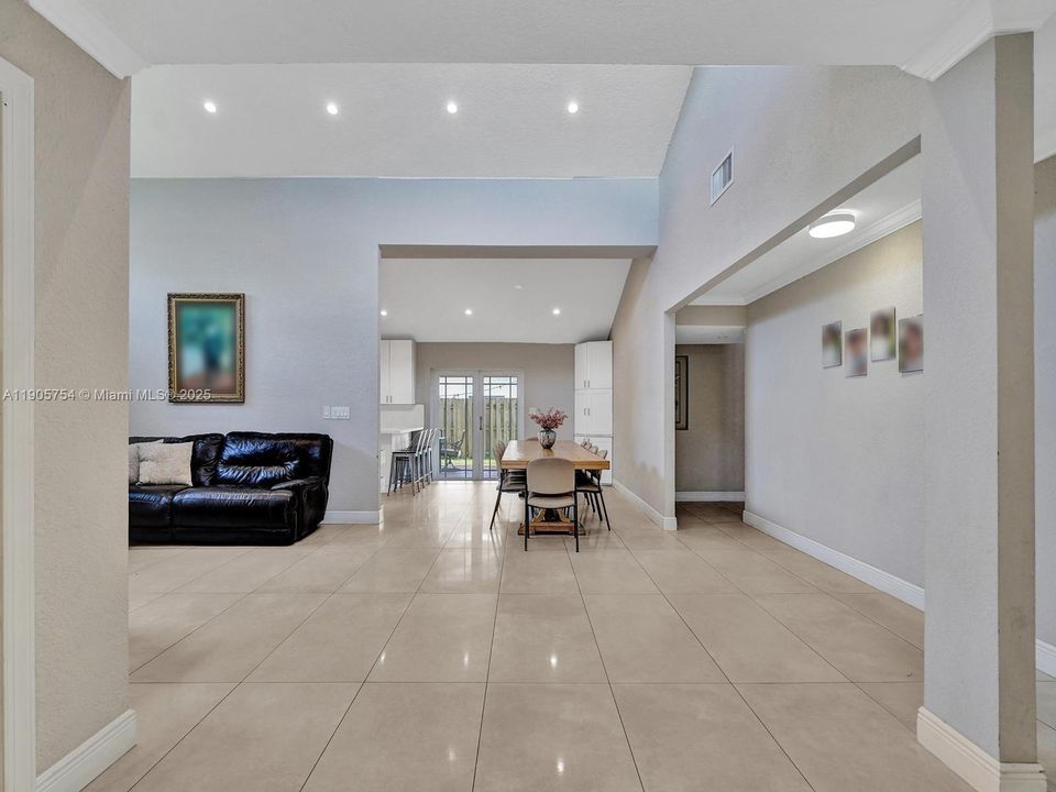 For Rent: $4,500 (4 beds, 2 baths, 2102 Square Feet)