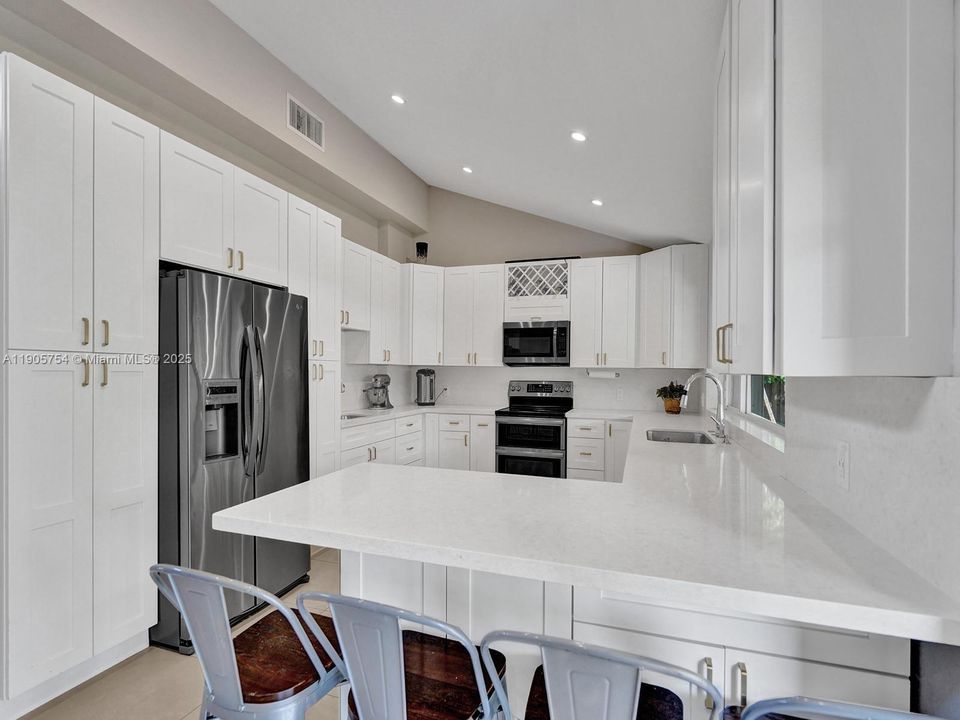 For Rent: $4,500 (4 beds, 2 baths, 2102 Square Feet)