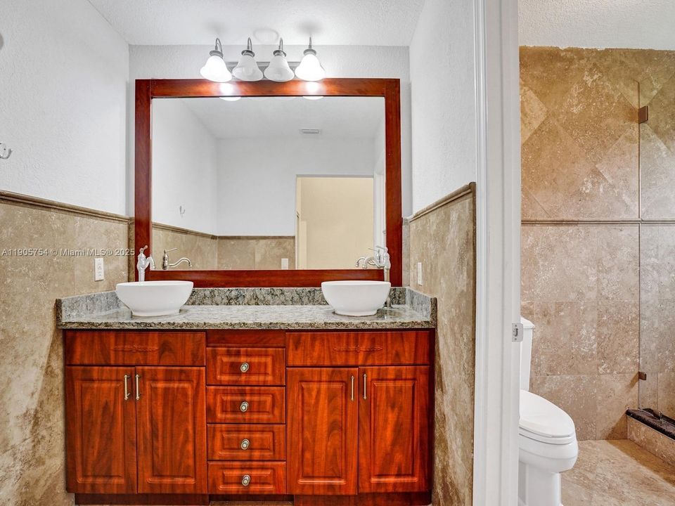 For Rent: $4,500 (4 beds, 2 baths, 2102 Square Feet)