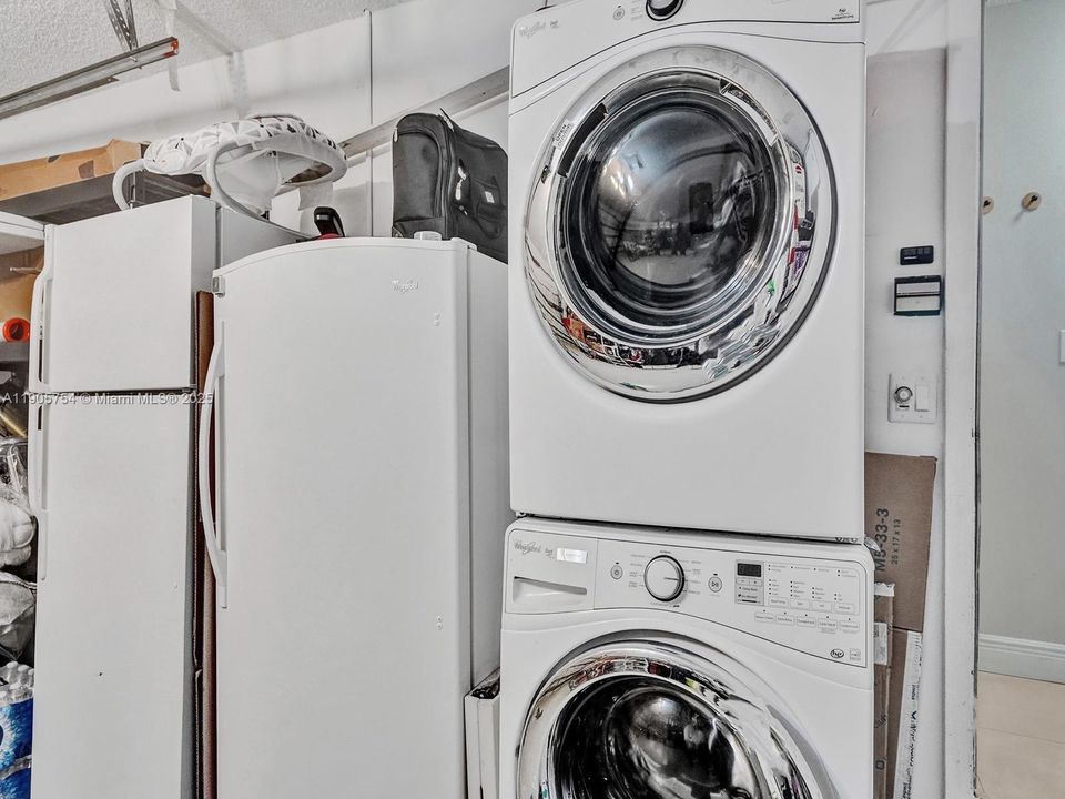 For Rent: $4,500 (4 beds, 2 baths, 2102 Square Feet)