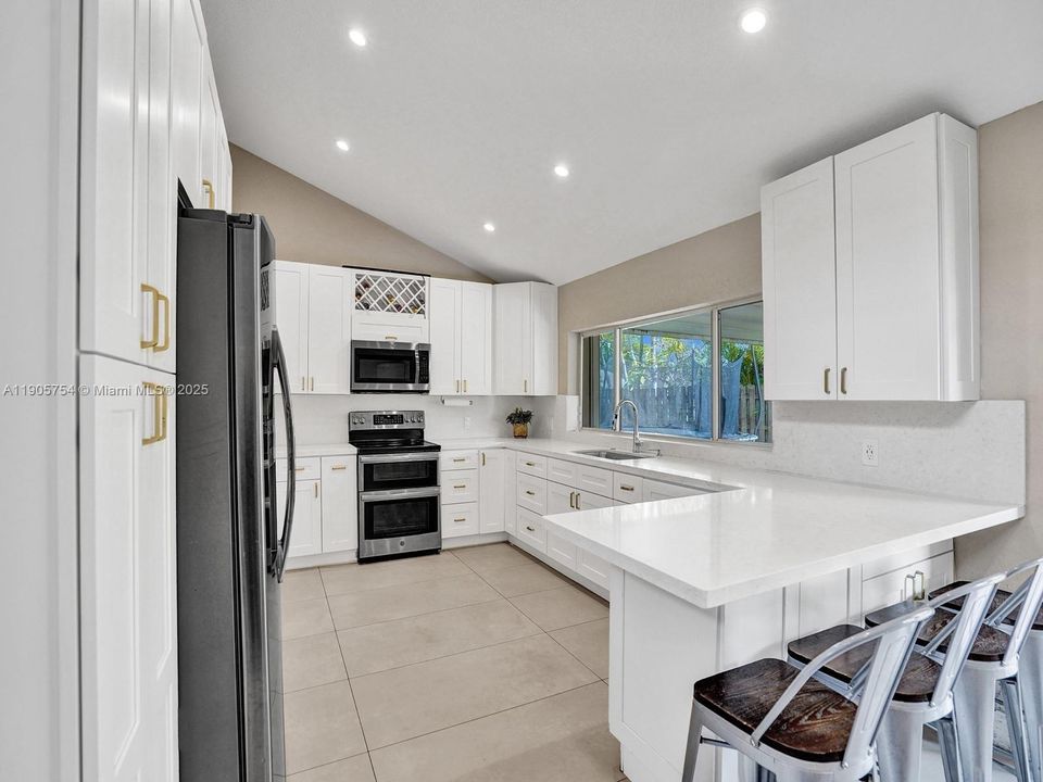 For Rent: $4,500 (4 beds, 2 baths, 2102 Square Feet)