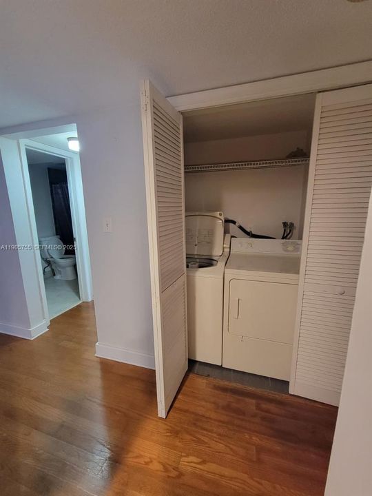 For Rent: $1,900 (2 beds, 2 baths, 1360 Square Feet)