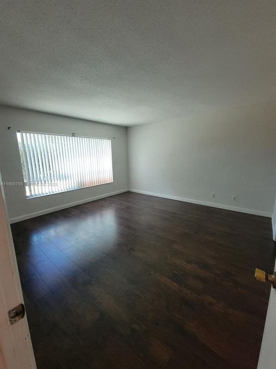 For Rent: $1,900 (2 beds, 2 baths, 1360 Square Feet)