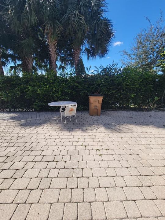 For Rent: $1,900 (2 beds, 2 baths, 1360 Square Feet)