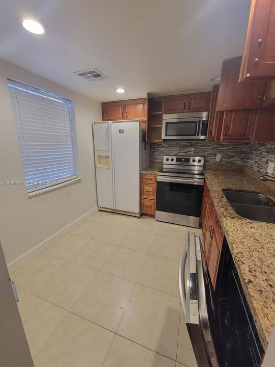 For Rent: $1,900 (2 beds, 2 baths, 1360 Square Feet)