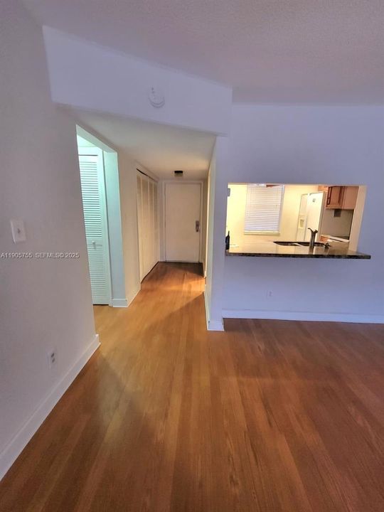 For Rent: $1,900 (2 beds, 2 baths, 1360 Square Feet)
