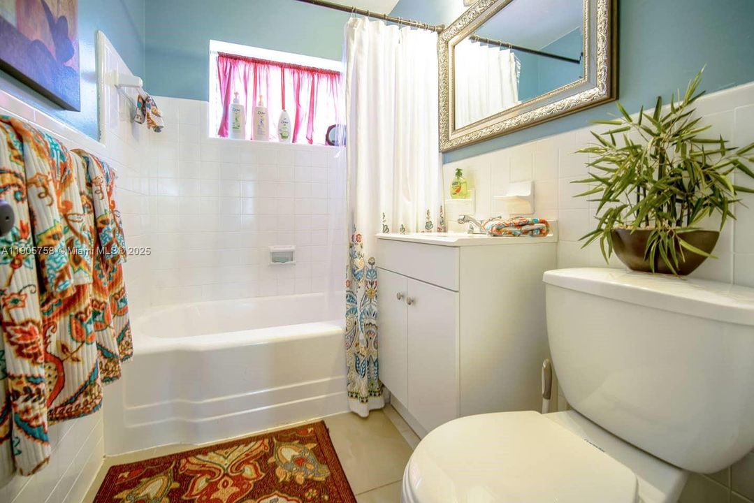 For Rent: $2,900 (3 beds, 2 baths, 1312 Square Feet)