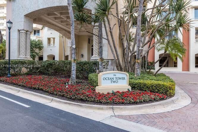 For Rent: $19,500 (3 beds, 3 baths, 2605 Square Feet)