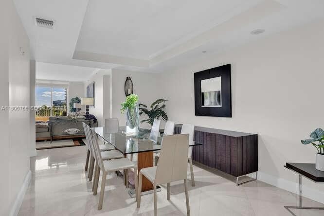 For Rent: $19,500 (3 beds, 3 baths, 2605 Square Feet)