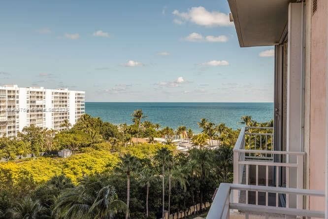 For Rent: $19,500 (3 beds, 3 baths, 2605 Square Feet)