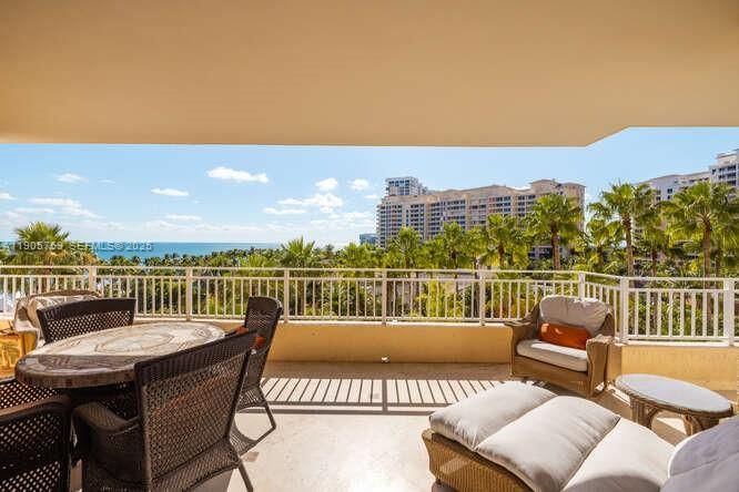 For Rent: $19,500 (3 beds, 3 baths, 2605 Square Feet)