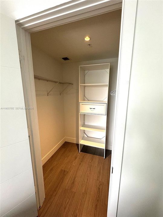 出租: $2,700 (1 贝兹, 1 浴室, 648 平方英尺)