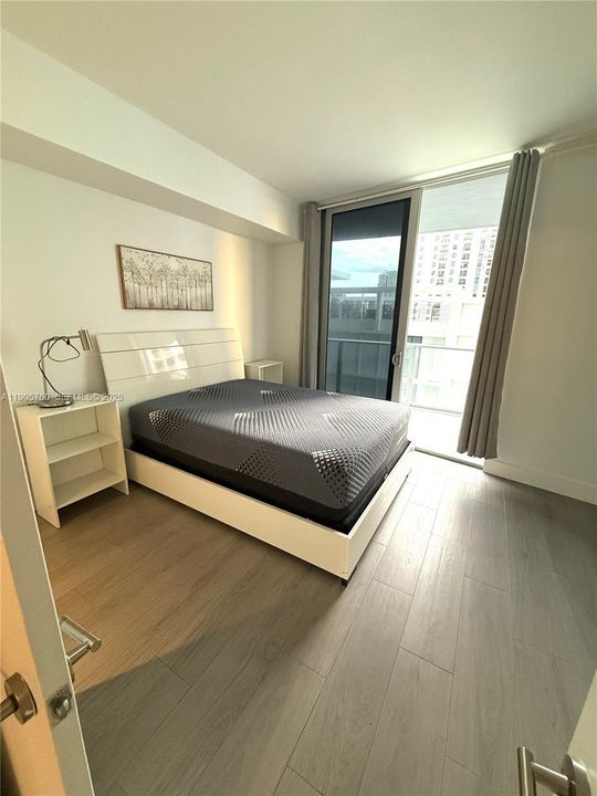 出租: $2,700 (1 贝兹, 1 浴室, 648 平方英尺)