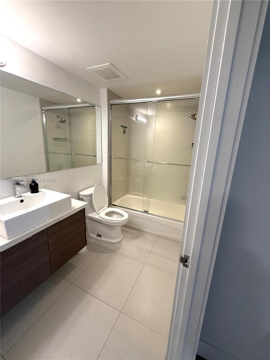 出租: $2,700 (1 贝兹, 1 浴室, 648 平方英尺)