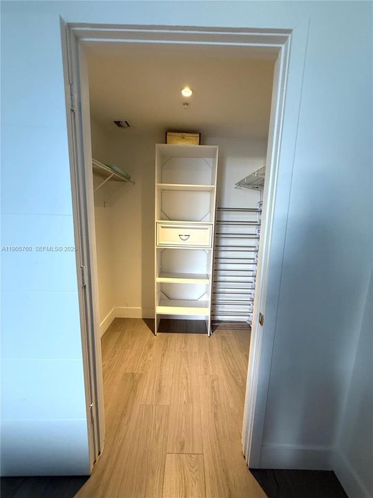 出租: $2,700 (1 贝兹, 1 浴室, 648 平方英尺)