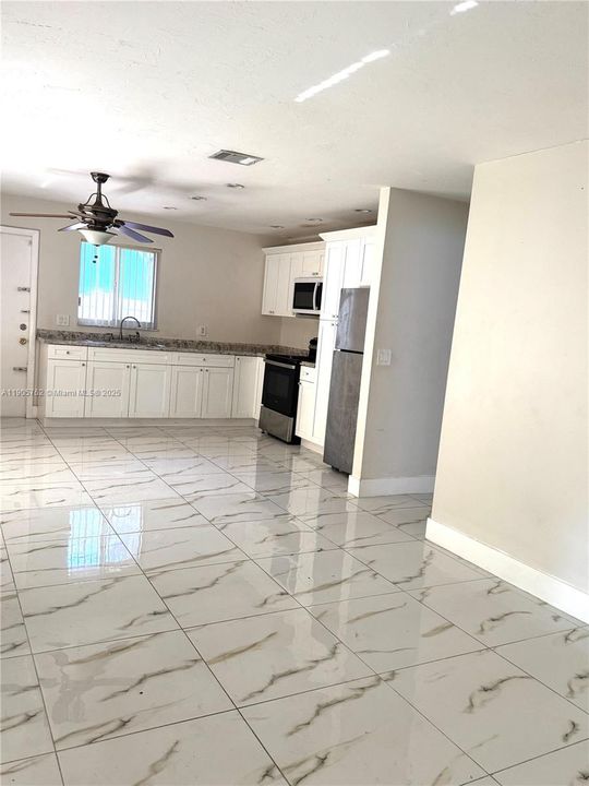 For Rent: $2,400 (3 beds, 2 baths, 0 Square Feet)