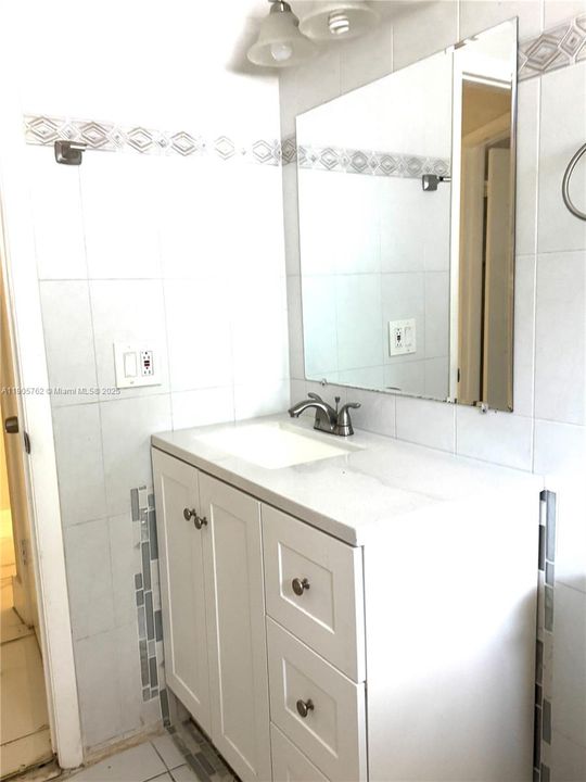 For Rent: $2,400 (3 beds, 2 baths, 0 Square Feet)