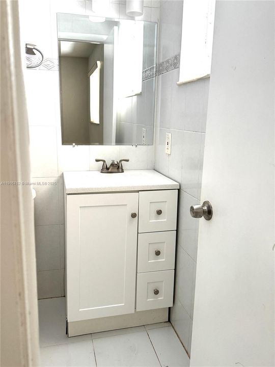 For Rent: $2,400 (3 beds, 2 baths, 0 Square Feet)