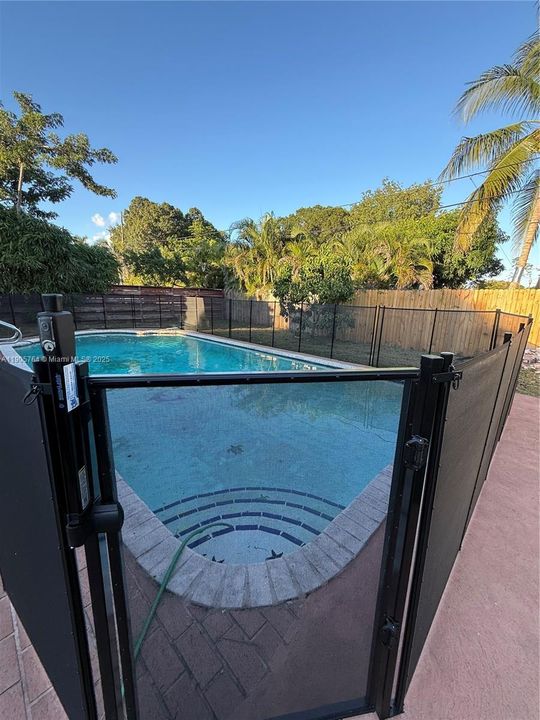 For Rent: $3,300 (3 beds, 2 baths, 1382 Square Feet)