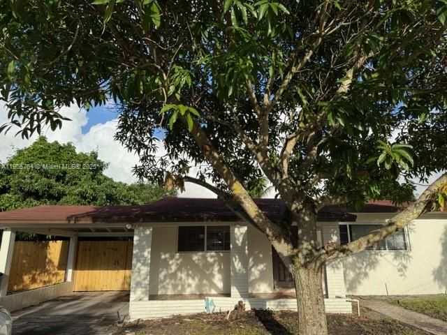 For Rent: $3,300 (3 beds, 2 baths, 1382 Square Feet)