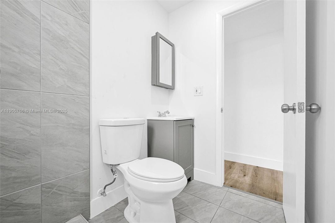 待售: $599,999 (4 贝兹, 2 浴室, 1462 平方英尺)