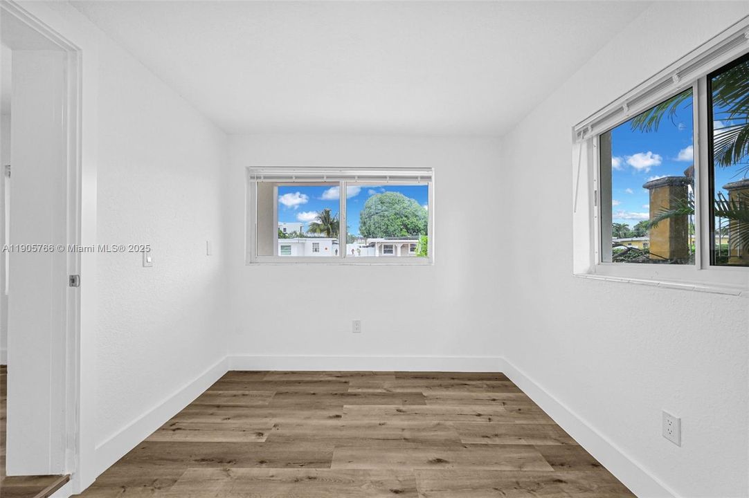 待售: $599,999 (4 贝兹, 2 浴室, 1462 平方英尺)