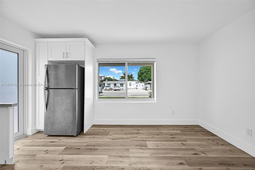 待售: $599,999 (4 贝兹, 2 浴室, 1462 平方英尺)