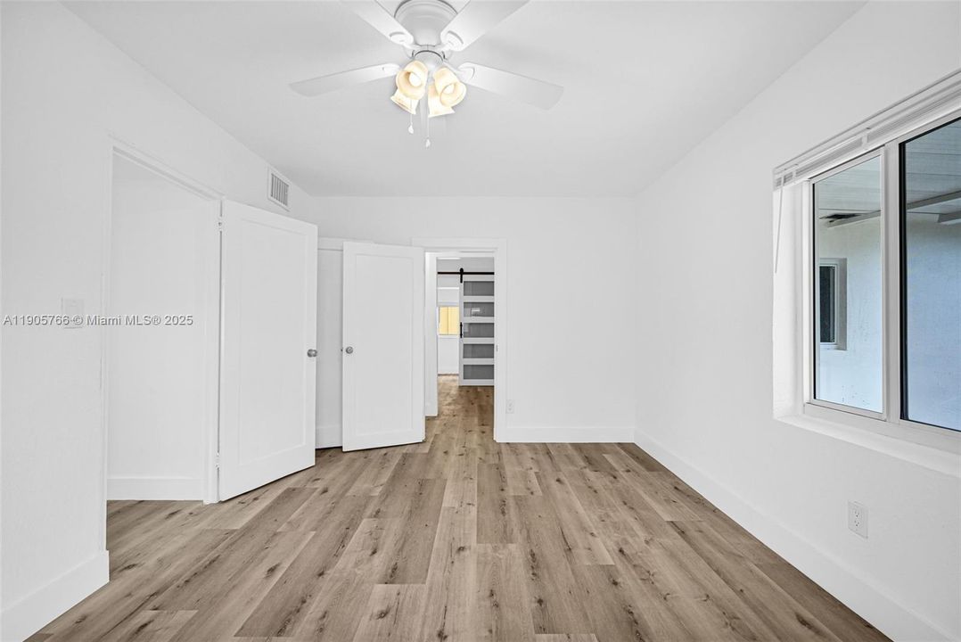 待售: $599,999 (4 贝兹, 2 浴室, 1462 平方英尺)